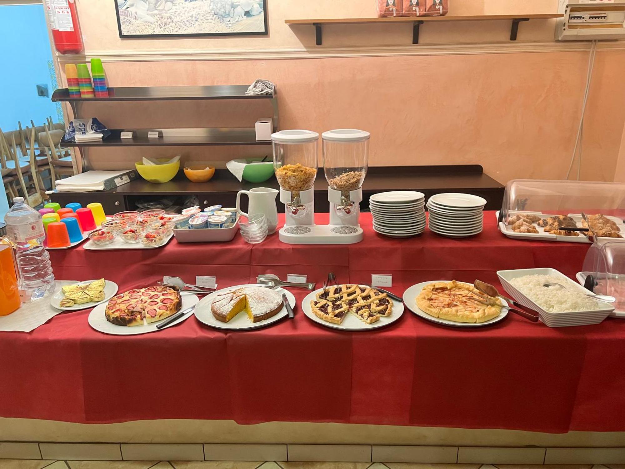 צ'סנטיקו Hotel Carol מראה חיצוני תמונה