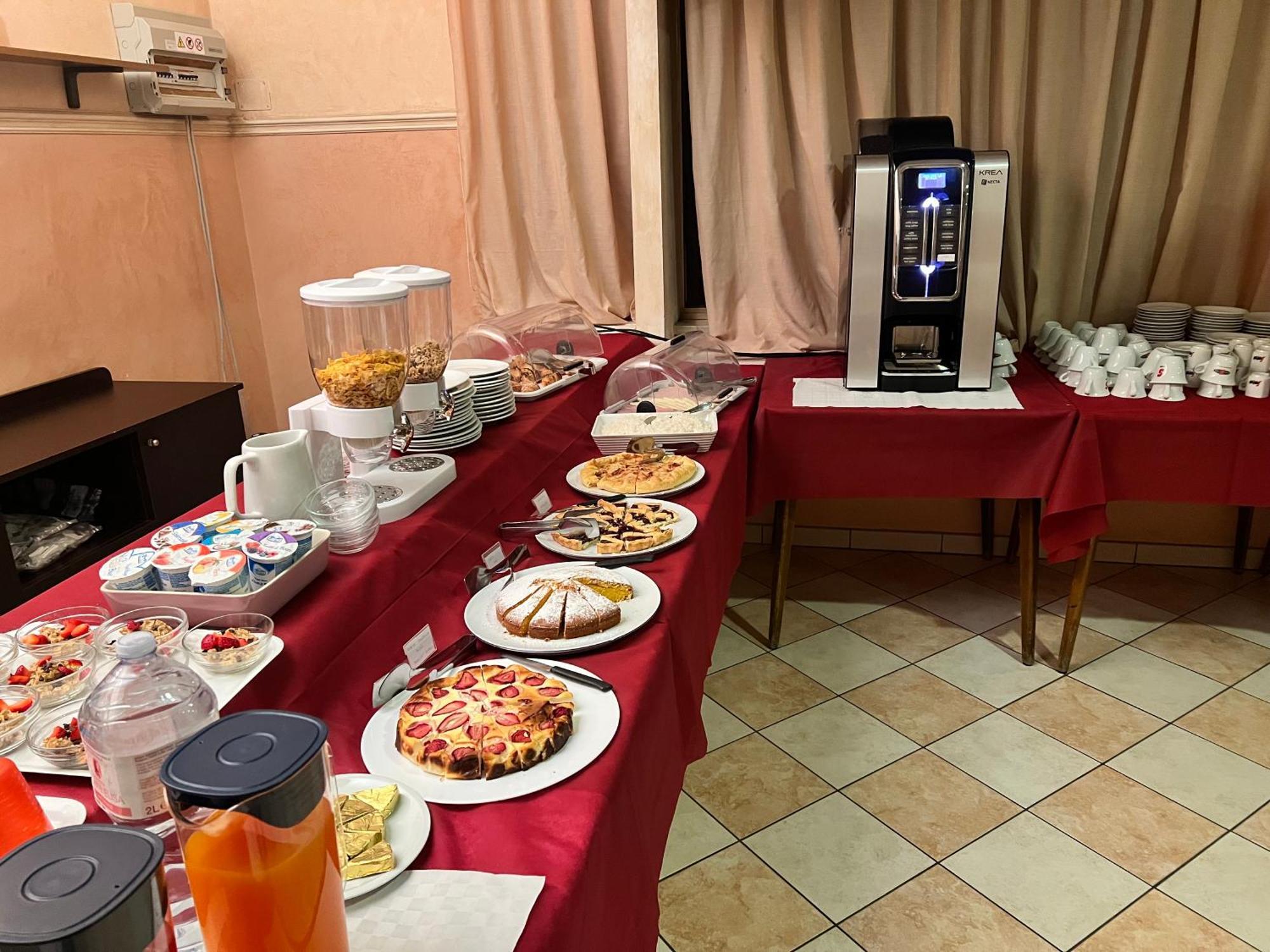 צ'סנטיקו Hotel Carol מראה חיצוני תמונה